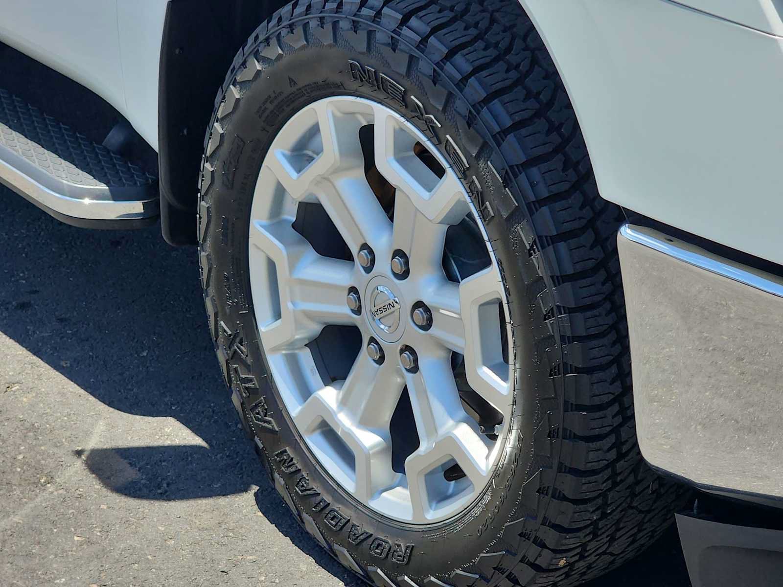 Used 2017 Nissan Titan SL RWD image 12