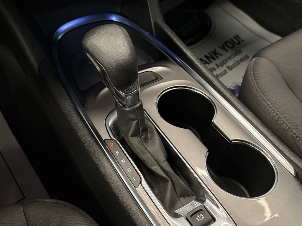 Used 2022 Chevrolet Malibu LT FWD image 16