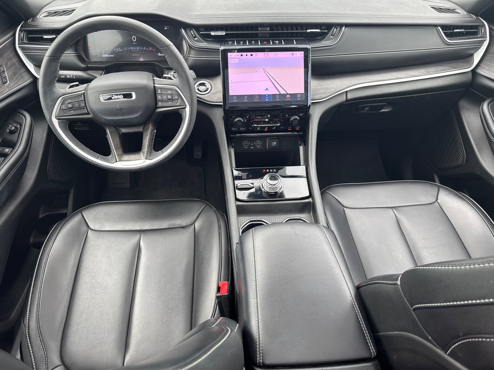 Used 2025 Jeep Grand Cherokee Limited AWD/4WD image 27