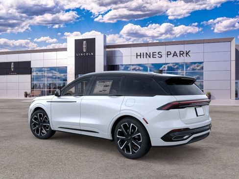 New 2026 Lincoln Nautilus Reserve AWD/4WD image 4