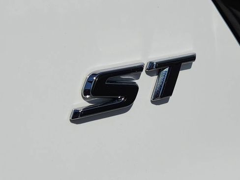 Used 2024 Buick Encore GX Sport Touring image 12