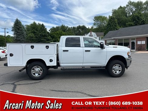 Used 2023 RAM 2500 Tradesman w/ Chrome Appearance Group AWD/4WD image 6