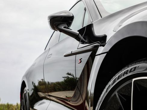 Used 2022 Aston Martin DBX AWD/4WD image 54