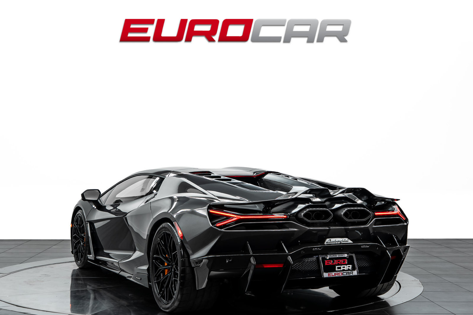 Used 2025 Lamborghini Revuelto AWD/4WD image 3