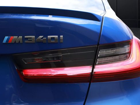 Used 2022 BMW M340i RWD image 8
