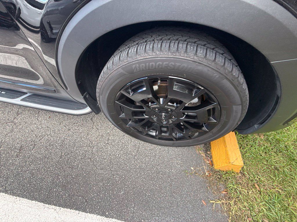 Certified 2022 Kia Telluride SX w/ SX Prestige Package AWD/4WD image 15