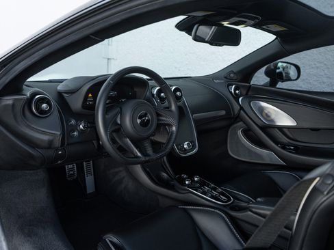 Used 2021 McLaren GT image 5