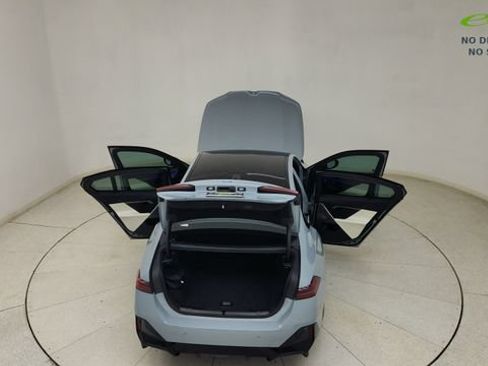 Used 2026 BMW i5 eDrive40 w/ M Sport Package RWD image 34