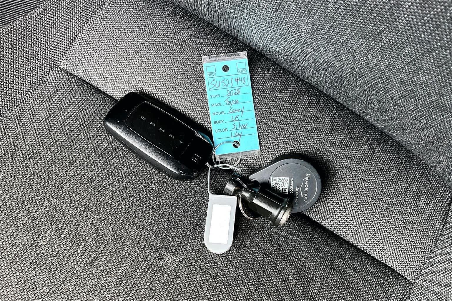 Used 2025 Toyota Camry LE FWD image 15