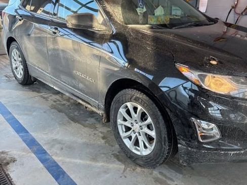 Used 2019 Chevrolet Equinox LS w/ LS Convenience Package image 3