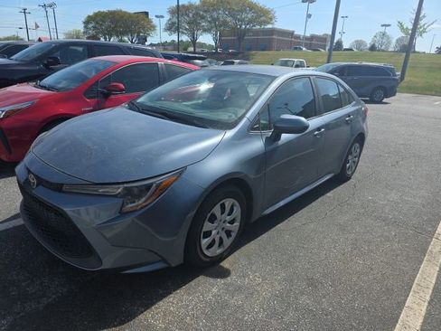 Used 2021 Toyota Corolla LE image 2
