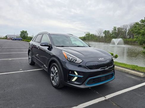 Used 2022 Kia Niro EX FWD image 57