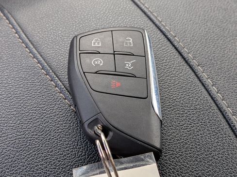 Used 2024 Chevrolet Traverse LT image 33