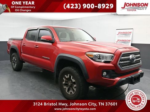 Used 2016 Toyota Tacoma TRD Off-Road image 1