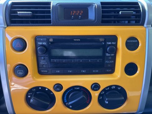 Used 2007 Toyota FJ Cruiser 4WD image 12