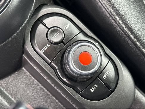 Used 2019 MINI Cooper 2-Door Hardtop FWD image 27