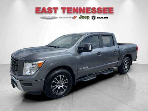 Used 2023 Nissan Titan SV w/ SV Convenience Package RWD image 7