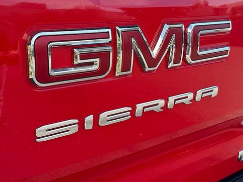 Used 2025 GMC Sierra 1500 Elevation image 7