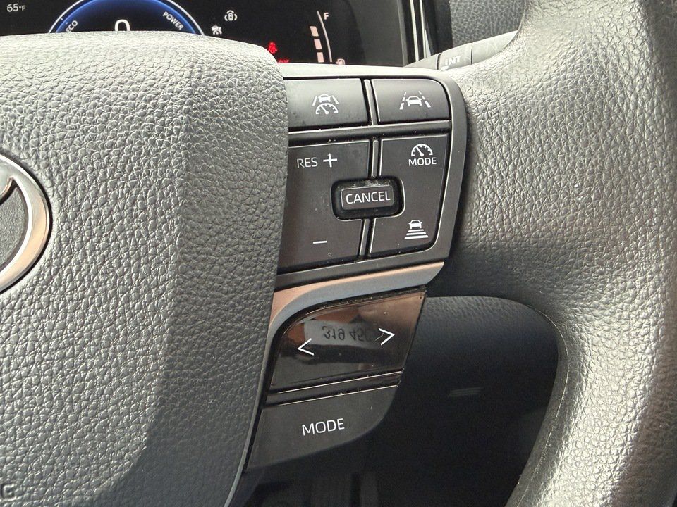 Used 2025 Toyota Camry LE FWD image 14