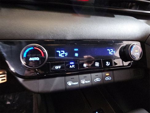 New 2025 Hyundai Elantra Sport image 22