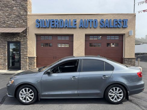 Used 2015 Volkswagen Jetta SE image 1