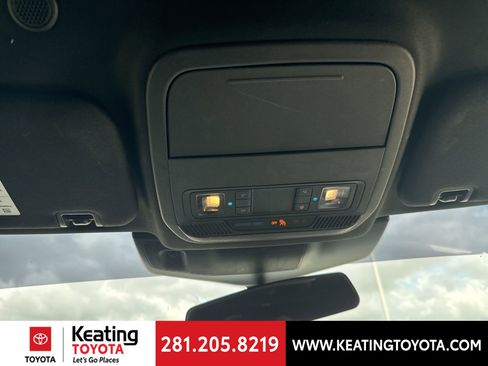 Used 2020 Ford Explorer XLT w/ Equipment Group 202A image 23