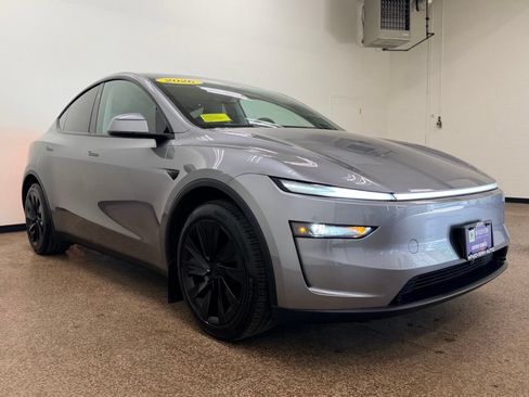 Used 2026 Tesla Model Y AWD image 9