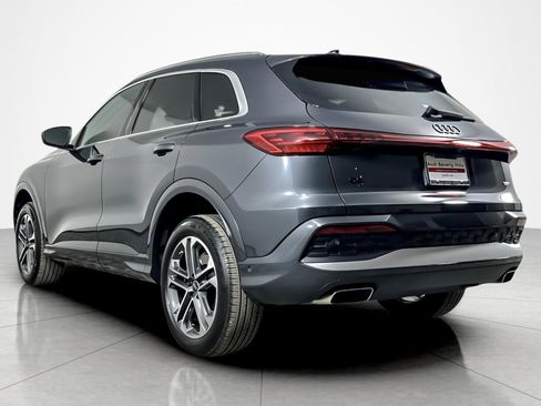 Used 2025 Audi Q5 Premium w/ 19" Wheel Package image 3