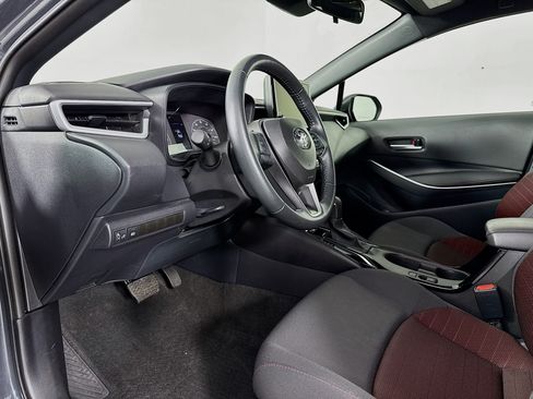Certified 2025 Toyota Corolla SE FWD image 9