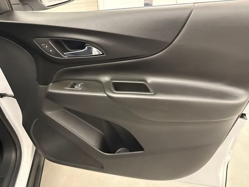 Used 2022 Chevrolet Equinox LT FWD image 29