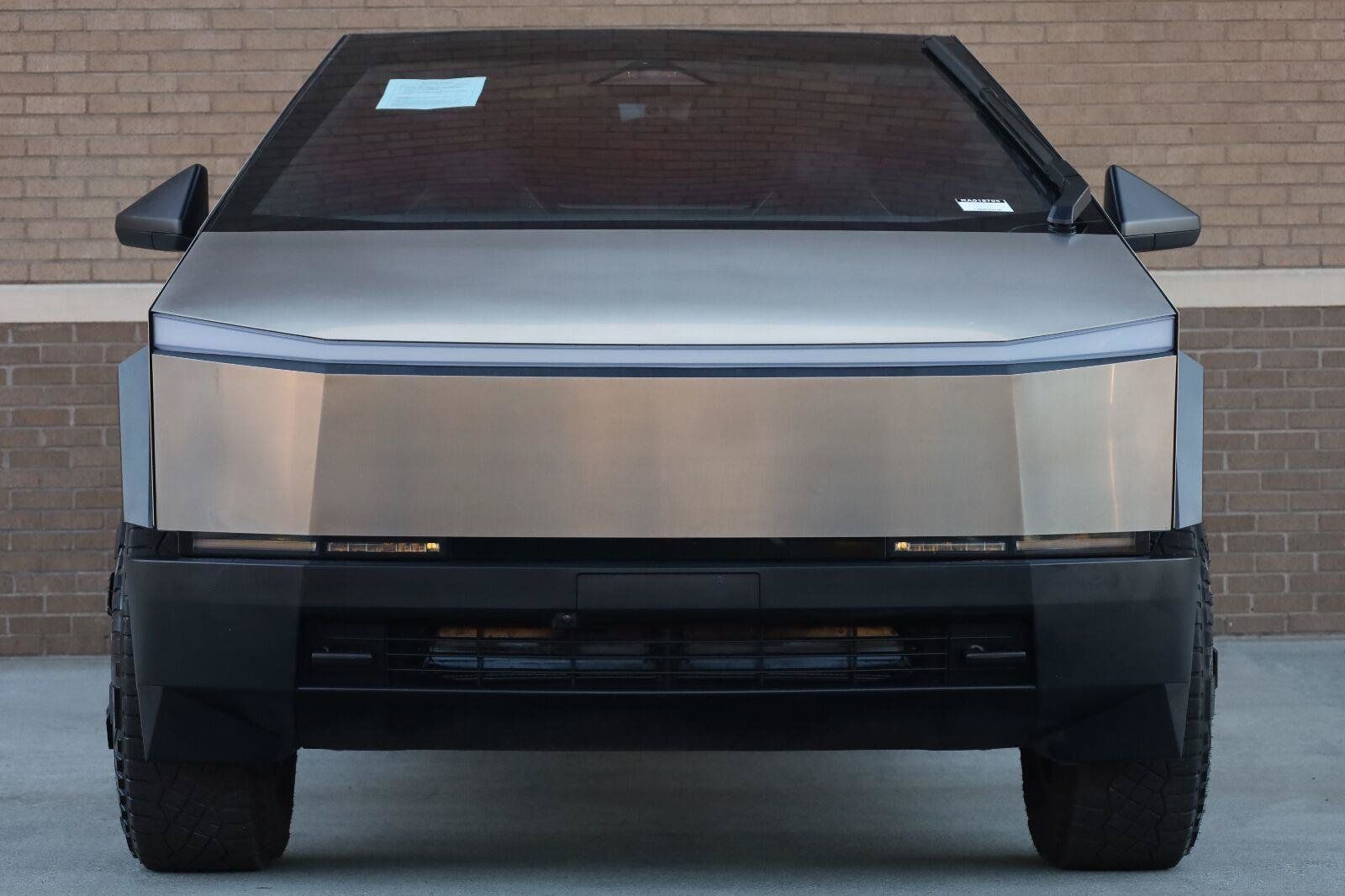 Used 2024 Tesla Cybertruck AWD Crew Cab image 6