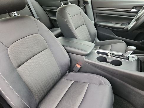 Used 2025 Nissan Altima 2.5 SV FWD image 15