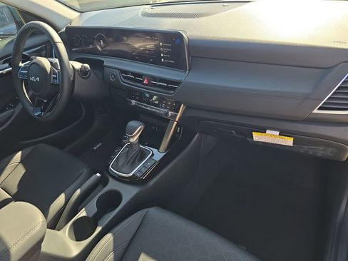 New 2026 Kia Seltos EX FWD image 11