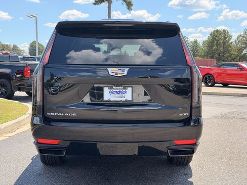 Used 2024 Cadillac Escalade ESV Sport Platinum AWD/4WD image 11