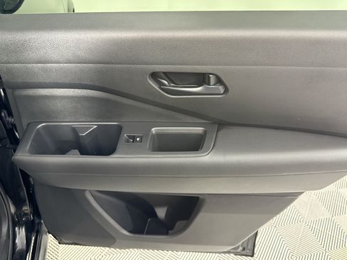 Used 2024 Nissan Pathfinder S FWD image 27