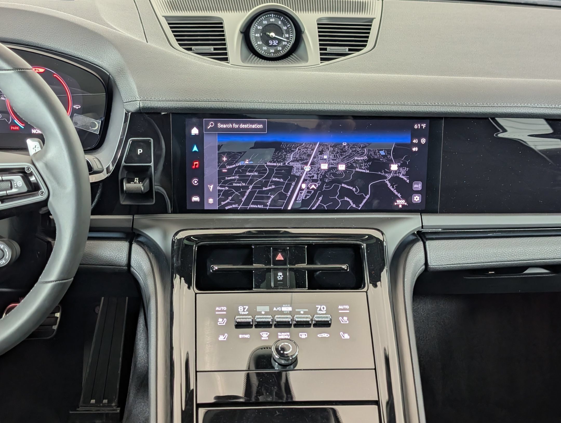 Certified 2025 Porsche Panamera 4 AWD/4WD image 22