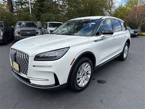 Certified 2023 Lincoln Corsair FWD image 9