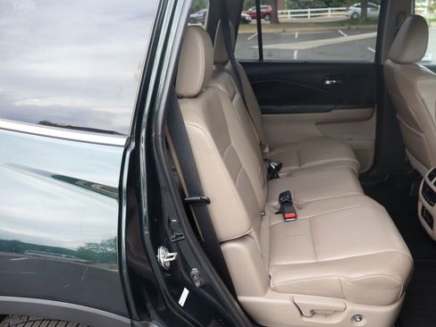 Used 2016 Honda Pilot Touring image 23