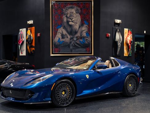 Used 2021 Ferrari 812 GTS RWD image 1