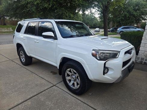 Used 2016 Toyota 4Runner Trail AWD/4WD image 3