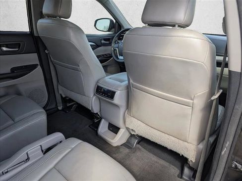 Used 2016 Toyota Highlander XLE image 30