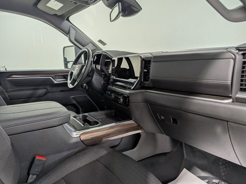 Used 2025 Chevrolet Silverado 2500 LT AWD/4WD image 18