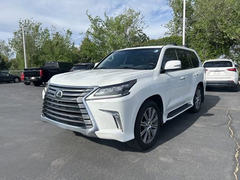 Used 2017 Lexus LX 570 4WD w/ Luxury Package image 9