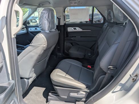 New 2026 Ford Explorer Active w/ Active Comfort Package image 16