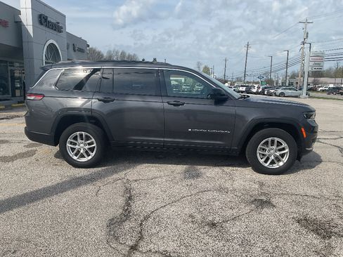 Used 2024 Jeep Grand Cherokee L Laredo w/ Luxury Tech Group I AWD/4WD image 4