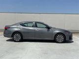 Used 2025 Nissan Altima 2.5 SV image 3
