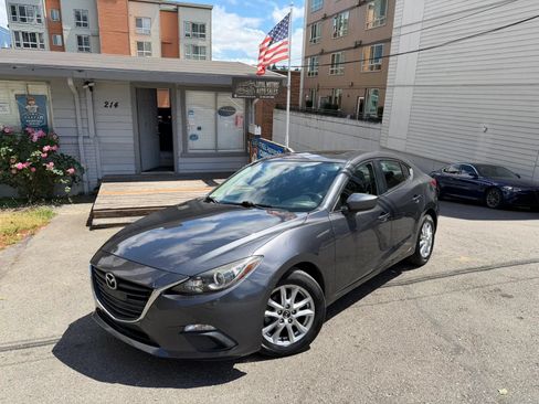 Used 2014 MAZDA MAZDA3 i Touring w/ Moonroof Package 1 FWD image 19