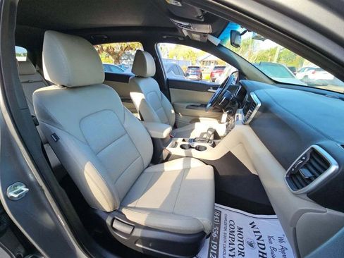 Used 2022 Kia Sportage Nightfall Edition image 8