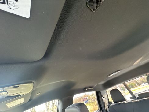 Used 2023 Chevrolet Colorado Trail Boss w/ Technology Package image 21