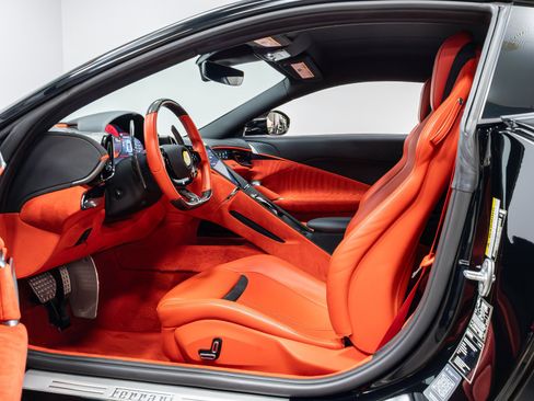 Used 2022 Ferrari Roma RWD image 6